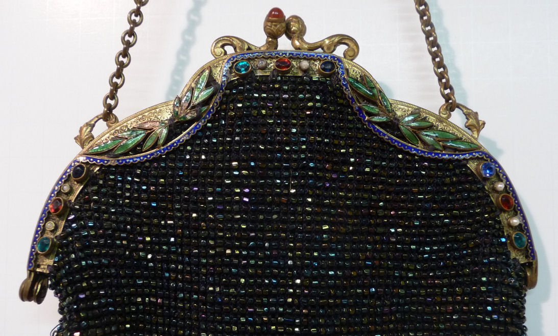 Tri-State Antique Center's Vintage and Antique Beaded Bags Under $1,000 ...